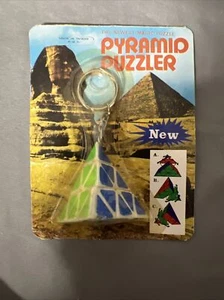 Vintage 1980's Pyramid Puzzler Keychain Rubix Cube Sealed Unpunched -S1 - Picture 1 of 2