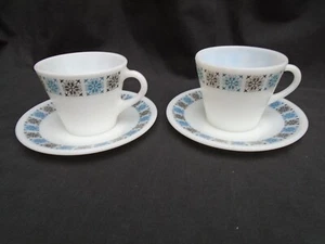 Vintage JAJ Pyrex Cups and Saucers x2 Chelsea Pattern - Picture 1 of 6