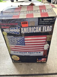 Bandiera americana gonfiabile gonfiabile Gemmy Giant 6'x8' "God Bless America" 4/luglio - Foto 1 di 5