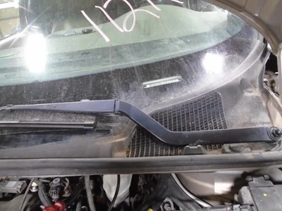 VENTURE   2004 Wiper Arm               1372605 - Image 1 of 4