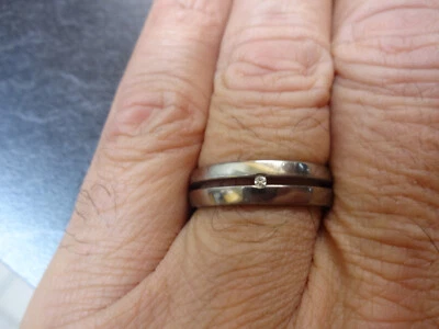 BANDA SOLITARIA DIAMANTE NATURAL GENUINO TITANIO AJUSTE CÓMODO TALLA 10 #TT 1 Foto 1 de 2