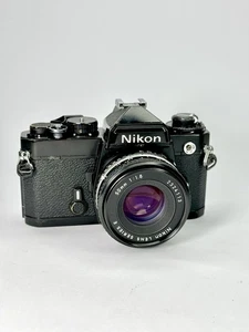 Cámara fotográfica Nikon FE 35mm SLR + Lente Nikkor 50mm F1.8 PROBADA CON PELÍCULA Nuevos sellos - Imagen 1 de 13