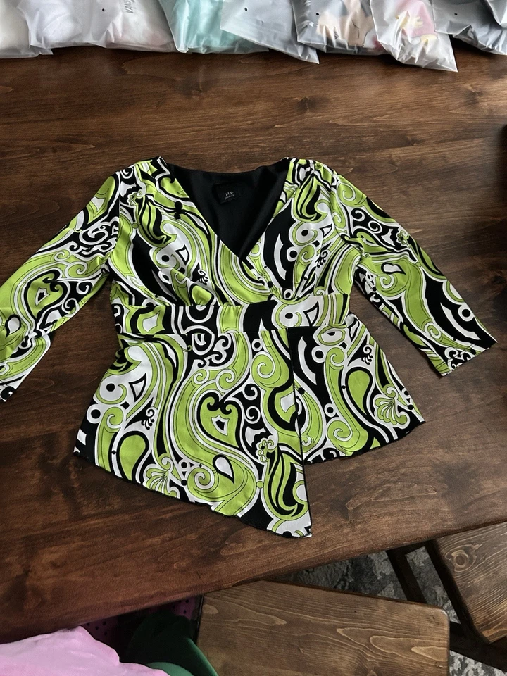 Blusa verde y negra con estampado de cachemira boho con mangas 3/4 Foto 1 de 1