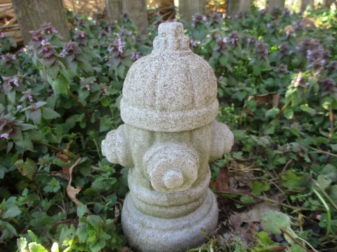 VERY COOL TINY VINTAGE CEMENT/CONCRETE FIRE HYDRANT HAVE A SMALL DOG? 7" TALL Cover