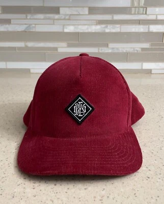 Gorra Obey Para Hombres Roja Pana Snapback Parche Logo 5 Paneles Ajustable Exterior Foto 1 de 4