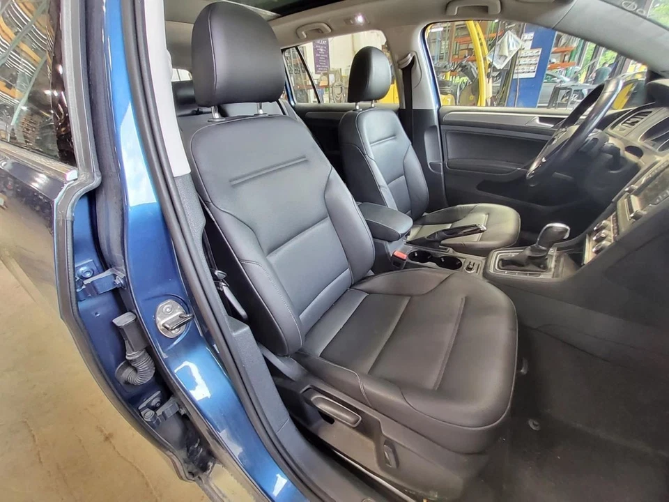 Passenger Right Front Seat Leatherette Fits 15-21 GOLF 460418 Foto 1 de 1