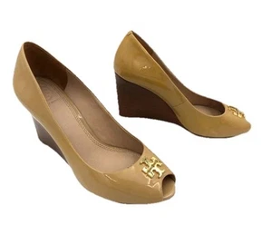 Tory Burch Lowell Tan Patent Leather Peep Toe Wedge Pump Heels Size 7 - Picture 1 of 8