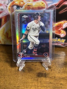 2025 Topps Chrome Brooks Lee RC Refractor Twins - Picture 1 of 2