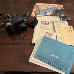 Sony Cyber-Shot DSC-S85 4.1MP CCD Digital Camera & Battery Tested Ready - Picture 1 of 9