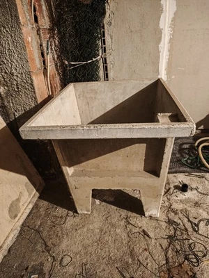 Lavatoio da esterno in cemento - Immagine 1 di 3