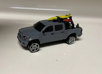 TOYOTA TACOMA CUSTOM 1/64 - Image 1 of 4