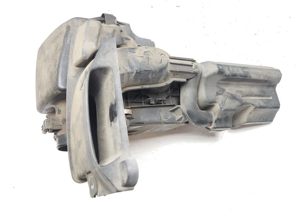 Filtro de aire Mazda6 2014-2018 MAZDA3 2014-2021 2,5 L 4 cilindros OEM PY1A133AY Foto 1 de 4