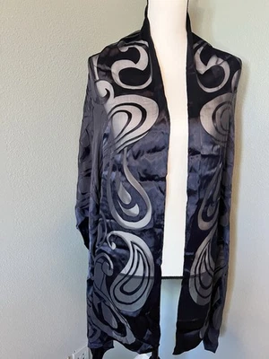 Bufanda para mujer Echo negra con flores transparentes  Foto 1 de 4