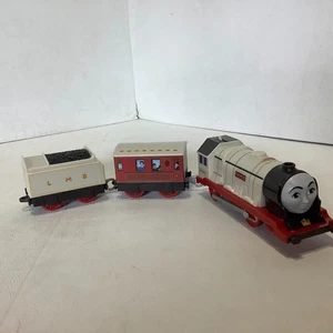 2013 Thomas & Friends Track Master Motorized Railway Duchess Train & 2 Cars - Picture 1 of 10