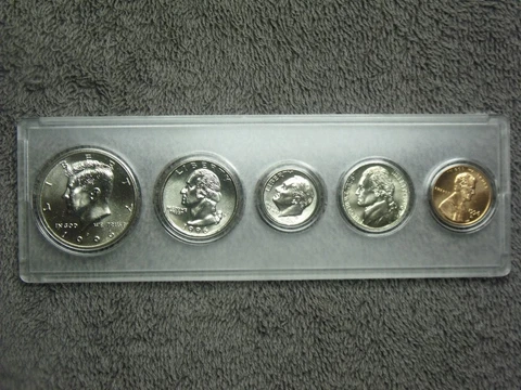 1996 Birth Year Set Choice Brilliant Uncirculated in hard plastic holder Cover