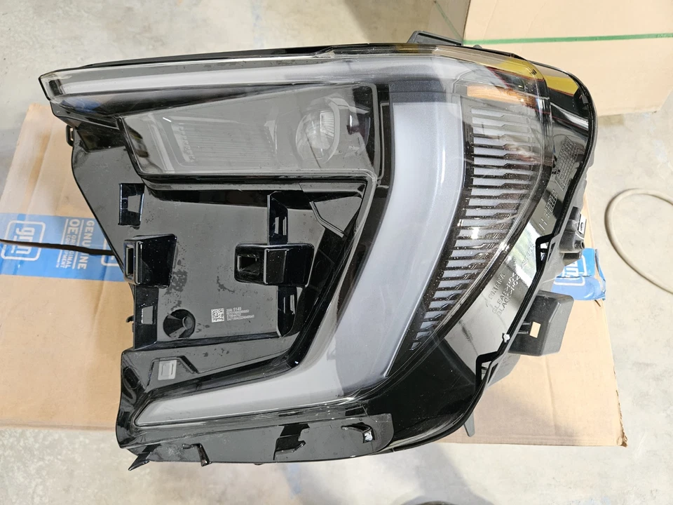 Faro izquierdo izquierdo GMC Acadia 2024 2025 OEM 1873. Parece nuevo Foto 1 de 4