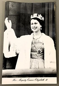 #T4107 QUEEN ELIZABETH 11 REAL PHOTO POSTCARD, - Picture 1 of 2