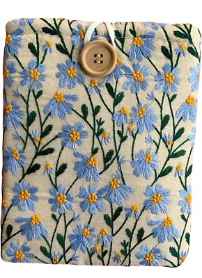 Embroidered Daisy Kindle Paperwhite Sleeve 6x8 - Padded E Reader Sleeve & Kindle - Image 1 of 4