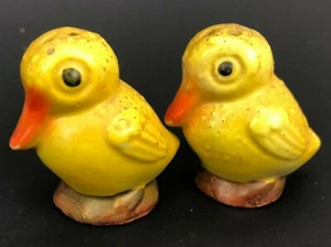 Vintage Sitting Yellow Duck Ducky Salt & Pepper Shaker Old VTG Cork Stoppers - Picture 1 of 5