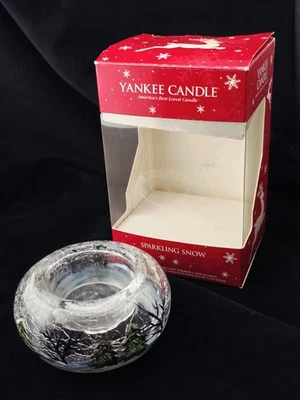 Yankee Candle Brillante Nieve Vidrio agrietado Soporte de luz de té 2009 Árboles de invierno Foto 1 de 4