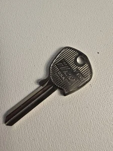 KEY BLANK JAGUAR XJS SC XJ6 XJ12 VANDEN PLAS TRIUMPH FT6R F81E - Picture 1 of 2