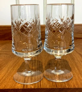 Pair of Cut Glass Crystal Champagne Glasses - Picture 1 of 12