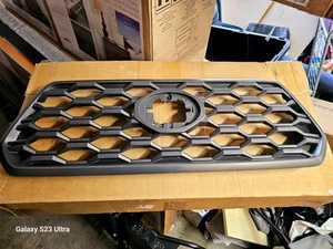2016-2023 TOYOTA TACOMA TRD OFF ROAD FRONT RADIATOR GRILLE GRILL OEM - Picture 1 of 2