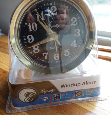 Keywind Analog Alarm Clock Loud Bell 4 in Round Brass Metal Vintage Wind-Up - Image 1 of 4