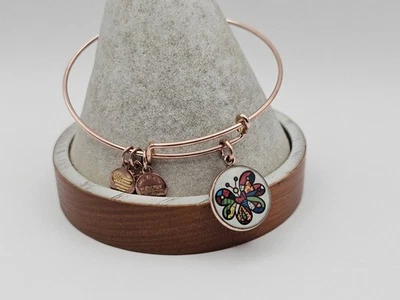 Pulsera Alex & Ani Romero Britto Art Infusion Mariposa Oro Rosa 🌹 Dije ✨️  Foto 1 de 4