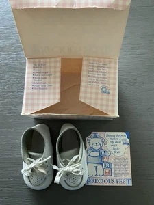 Zapatos de bebé Buster vintage de cuero marrón blanco original Caja Muñeca Grande Infantil - Imagen 1 de 6