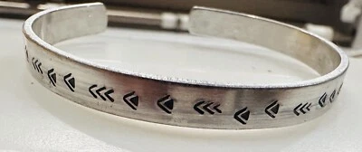 Brazalete de aluminio estampado azteca estampado a mano  Foto 1 de 2