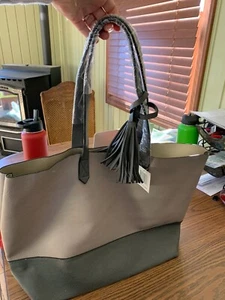 Replica Mark and Graham Dakota Hide Tote NWOT Unbranded - Picture 1 of 3