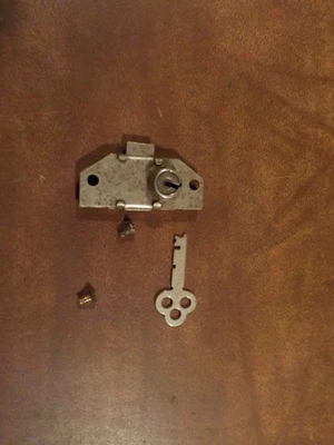 НАЦИОНАЛЬНЫЙ КАССОВЫЙ АППАРАТ оригинальная коробка для чеков ЗАМОК И ОРИГИНАЛЬНЫЙ ключ NCR - Изображение 1 из 3