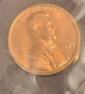 1972 DDO rim error Lincoln Cent Red In Color Very Nice And Collectible Coin - Picture 1 of 5