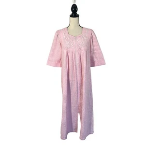 Vtg Miss Elaine Gingham Seersucker Nightgown Embroidered Floral Full Zip Small - Picture 1 of 6
