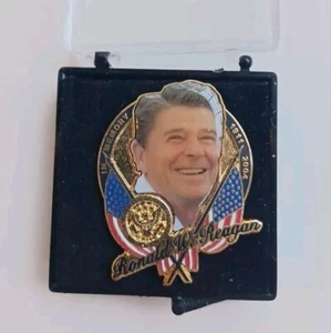IN MEMORY 1911-2004 Ronald Reagan Enamel Lapel Pin - Picture 1 of 3