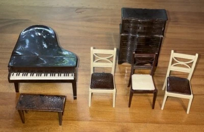 5件装套装Renwal娃娃屋家具大钢琴和长凳,*高梳妆台,3把椅子 — 第 1/4 张图片