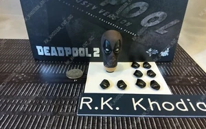Hot Toys MMS505 Dusty Deadpool 1/6 figure's head sculpt & extra magnetic eyes - Picture 1 of 8