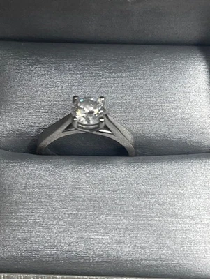 Zales Celebration Diamond Collection 1CT Round Solitare ESTATE - Image 1 of 4