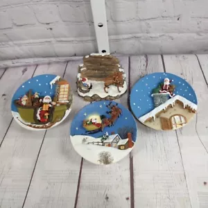 Juego de 3 platos y 1 base "A Christmas Remembered" pintado a mano vintage 1997 - Imagen 1 de 9