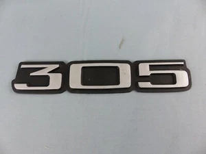 PEUGEOT 305 insigne emblème logo sigle monogramme hayon coffre en plastique - Imagen 1 de 1