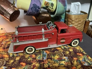 Camion pompieri suburbano TONKA vintage anni 60-scala-tubi-foto-vedi tutto - Foto 1 di 14