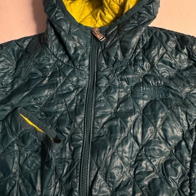 Chaqueta acolchada ligera con capucha The North Face para mujer amarillo azulado M Foto 1 de 4