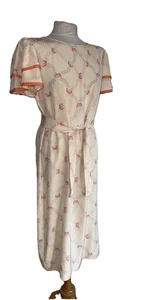 VESTIDO VINTAGE ZANDRA RHODES CREMA MELOCOTÓN-AZUL SEDA CONCHA MANGA CORTA TALLA M NUEVO - Imagen 1 de 19