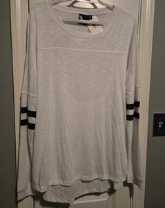NEW White Long Sleeve Crew Neck Top Stretch Nikibiki Sport Atlantic Size Large - Picture 1 of 4