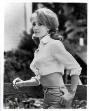 OFFICIAL WEBSITE Francine York (1938-2017)Sexy Glamour 8x10 UNSIGNED Photo