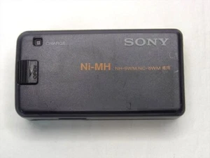 Batería de goma Sony BC-9HM Ni-MH Ni-Cd Cargador Walkman de Japón #39 - Imagen 1 de 8