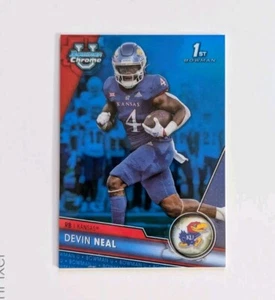 Devin Neal - 2023 Bowman U Chrome Football - Blue Refractor /199 - Kansas #58 - Bild 1 von 2
