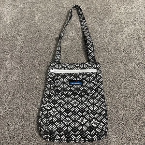 Kavu Keeper/ Crossbody Purse Aztec Black & White Adjustable Strap Boho NWOT - Picture 1 of 6