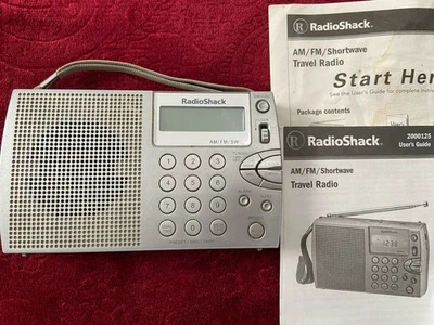 Radio Shack 20-125 AM/FM/SW Shortwave Portable Travel Radio Tested Works Great - Image 1 of 4